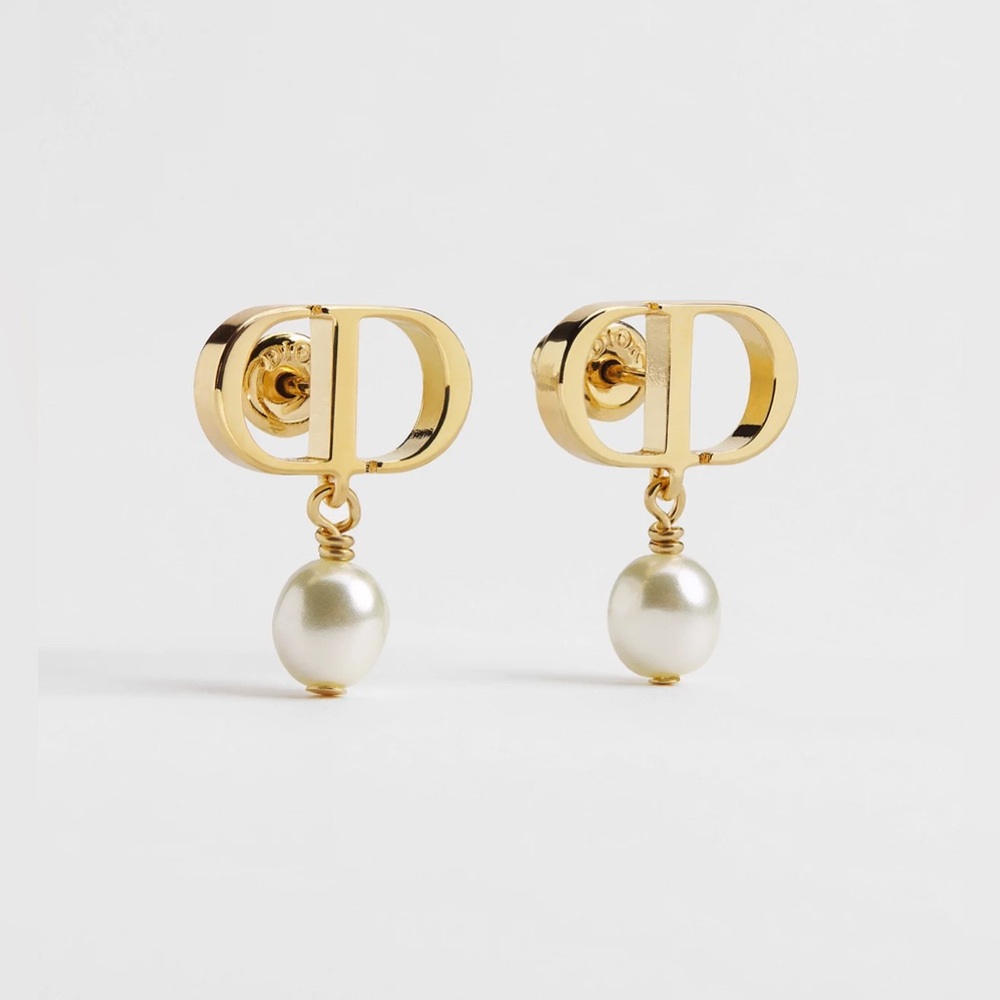 DIOR Petit CD Earrings
Gold-Finish Metal and White Resin Pearls